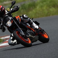 KTM 690 DUKE R