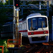 地元美容室の協力で行なわれる神戸電鉄の「納涼恐怖体験列車」。写真は神戸電鉄の通常列車。