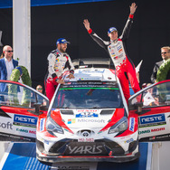 WRC初優勝を飾ったラッピ（右）とコ・ドライバーのヤンネ・フェルム。