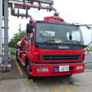 成田空港の空港消防西分遣所13号車。シャシーはいすゞ。