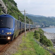 7月21日から運行を開始した伊豆急の観光列車「THE ROYAL　EXPRESS」。通常は横浜駅～伊豆急下田駅間で運行されている。