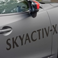 マツダ SKYACTIV-X