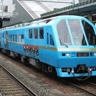 JRとしては唯一のキハ58系の生き残りである「Kenji」。青と金帯の塗色は2013年以来のもの。