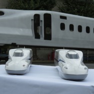 N700A（左）とN700S（右）の模型。