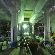 現在工事中の区間は下北沢駅とその前後の地下区間（写真は2016年6月）。複々線化の全面的な完成で平日朝の上り方向を中心に大幅な増発が行われる。
