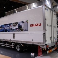いすゞ80周年記念車（東京モーターショー2017）