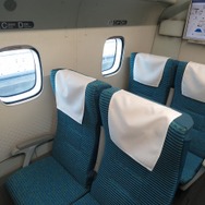 L0系の座席はリクライニングシートを採用している。