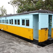 台湾でも寝台車が運用されていたことがある。写真は花蓮駅付近で保存されている戦前製の3等寝台車（LTPS1102）。