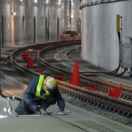 小田急小田原線の地下緩行線はほぼ完成。2018年3月の複々線化に向け準備が進められている。