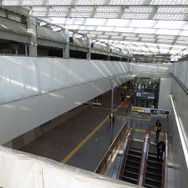 下北沢駅の駅舎も工事中。