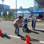 【東京モーターショー07】ミニバイク体験スクールが子供に大人気