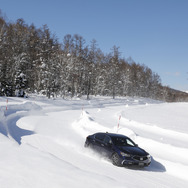 ホンダ レジェンド 新型（マイナーチェンジモデル）で豪雪の鷹栖試験場を走った