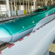 JR東日本の新幹線で最初に公衆無線LAN接続サービスが開始されるE5系。