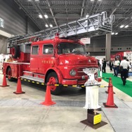 ベンツはしご車（東京国際消防防災展2018）