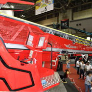 モリタの先端屈折式はしご付消防ポンプ自動車（車いす対応）SUPER GYROLADDER（東京国際消防防災展2018）