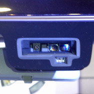 クロスビーに搭載された単眼カメラとレーザーレーダーを一体化したシステム