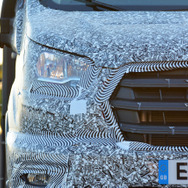 VWの4WD技術が搭載されるフォード トランジット 改良新型スクープ写真