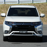 三菱 アウトランダー PHEV（プロトタイプ）