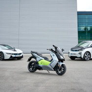 BMW C evolution（中央）には自動車『i3』の電動技術が使われている