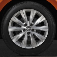 VW ポロ TSIハイライン 16インチアルミホイール（10スポーク）