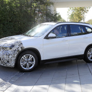 BMW X1 改良新型　スクープ写真