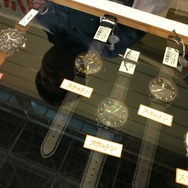 ドイツ時計の南雲時計店のブース。ブランドで人々の足が止まるような有名ブランドではないものにも魅力的な時計が多いという。