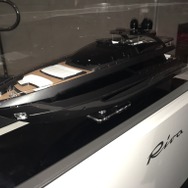 「Riva」のヨット（ボート。模型）