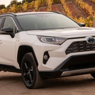 トヨタRAV4ハイブリッド新型のXSE