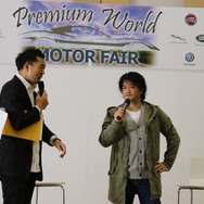 モータージャーナリスト嶋田智之さんと高橋正純さんのトークショー。なかなか聞けない忌憚ないトークがギャラリーをくぎ付けにしていた。