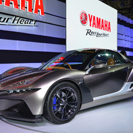 ヤマハ発動機が4輪乗用車の事業化を凍結。写真は東京モーターショー15で発表した「スポーツライド コンセプト」