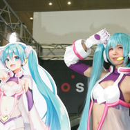 コスプレイヤーえなこ、シースルー初音ミク衣装でホンダ S660 とコラボ…東京オートサロン2019