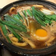 三重県四日市市のEXPASA御在所だが、味噌煮込みうどんはじめ名古屋メシも充実だ。