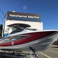 ヤマハのSR-X24はフィッシングというよりは、仲間とのクルージングを楽しみたい人向けのボート。