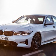 新型BMW 3シリーズ の 330eセダン