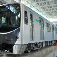 公開録音が行なわれる仙台市営地下鉄東西線の荒井車両基地。写真は2014年から東西線に導入された2000系電車。
