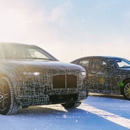 BMW iNEXT と i4 の開発プロトタイプ車
