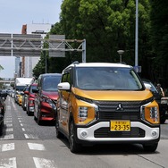 名古屋市内をキャラバン走行する三菱 eKクロス。伏見通り。