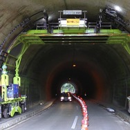 平沢トンネルにおける実証実験の様子