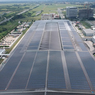ヨコハマタイヤフィリピンの生産工場の屋根に設置した太陽光発電システム
