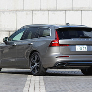 ボルボ V60 T6ツインエンジン（T6 TWIN ENGINE AWD INSCRIPTION）