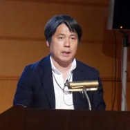 「日本が電動化で世界をリードしていくというメッセージを掲げている」と語った経済産業省製造産業局自動車課の 河野太志課長