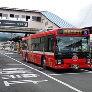 大船渡線BRT盛駅に停車中のバス。