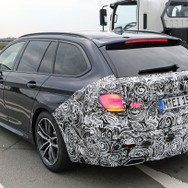 BMW 5シリーズツーリング 改良新型プロトタイプ（スクープ写真）