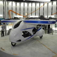 NECが展示した空飛ぶクルマの試作機