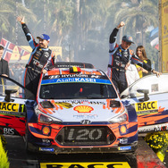2019年WRCマニュファクチャラーズチャンピオンに輝いたヒュンダイ（写真は第13戦スペイン）。