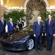 フェラーリ・ローマを視察したイタリアのセルジョ・マッタレッラ大統領（右から二人目）