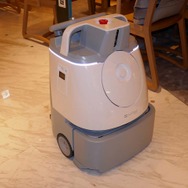 お掃除ロボット「Whiz」。ルートを一度学習させれば、あとは自動的にそのコースをたどる