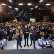 「JAPAN RACERS SQUAD MEETING」のトークイベントに登場した(左から)室屋義秀選手、中上貴晶選手、佐藤琢磨選手