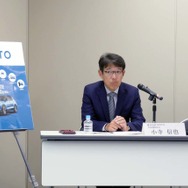 愛車サブスク「KINTO」の扱い車種に16車種が追加されることを発表するKINTOの小寺信也社長