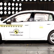 フォルクスワーゲン・ゴルフ 新型のユーロNCAP衝突テスト